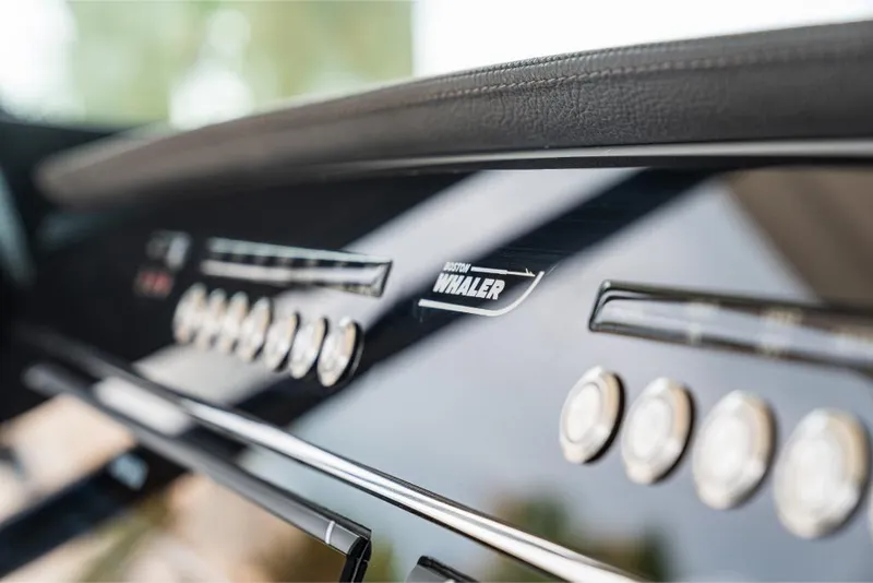 Slide: The Image of Boston Whaler 360 Outrage 2026 - 11