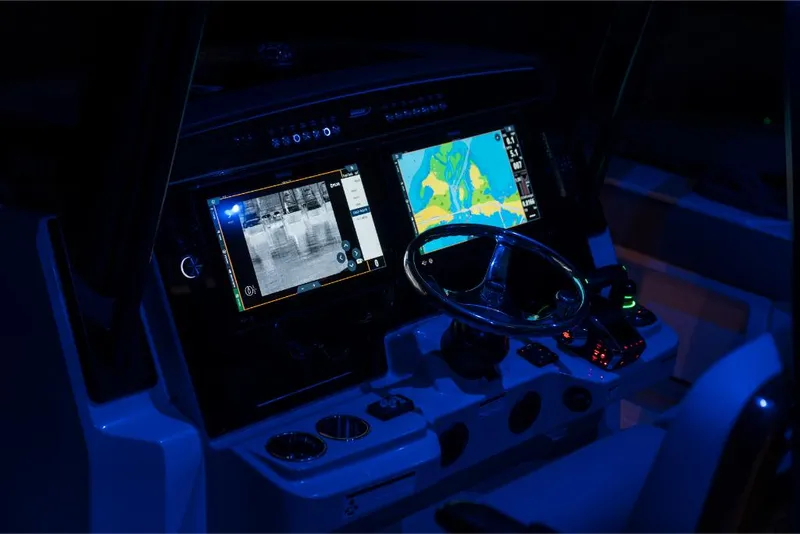 Slide: The Image of Boston Whaler 360 Outrage 2026 - 141