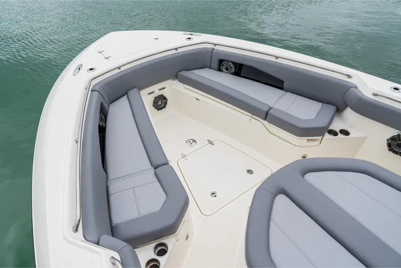 Slide: The Image of Boston Whaler 360 Outrage 2026 - 26