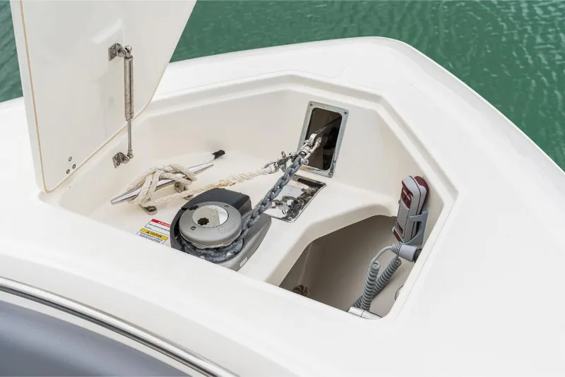 Slide: The Image of Boston Whaler 360 Outrage 2026 - 31