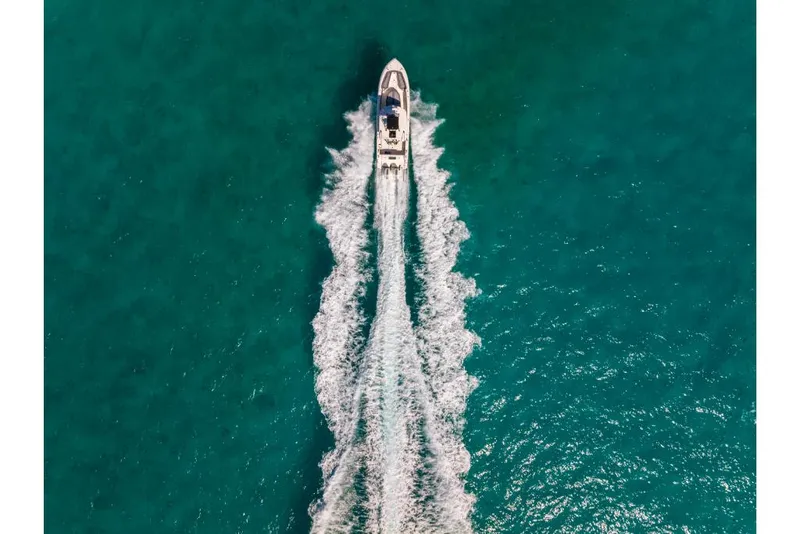 Slide: The Image of Boston Whaler 360 Outrage 2026 - 65