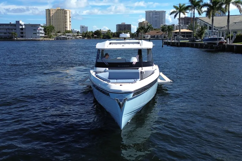 Slide: The Image of Saxdor 400 GTO 2026 - 16