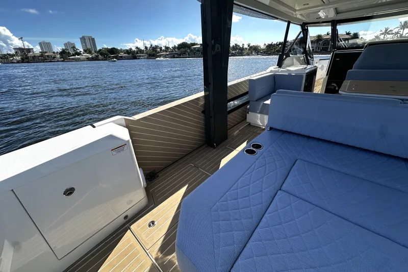 Slide: The Image of Saxdor 400 GTO 2026 - 18