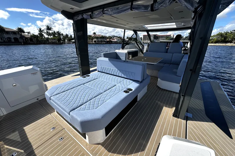 Slide: The Image of Saxdor 400 GTO 2026 - 23