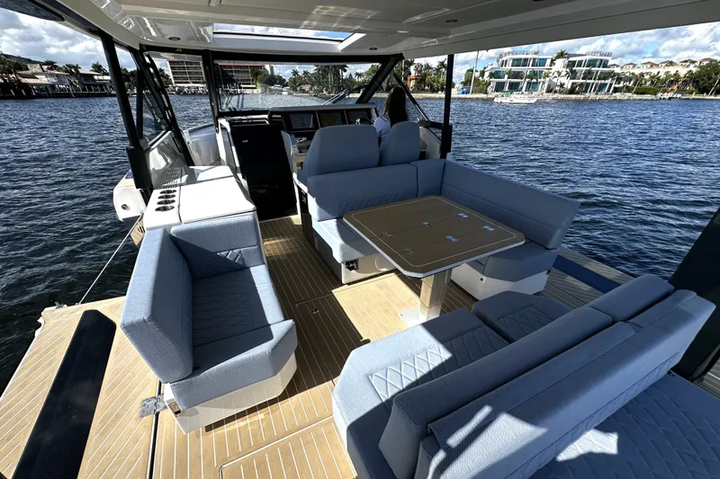 Slide: The Image of Saxdor 400 GTO 2026 - 28