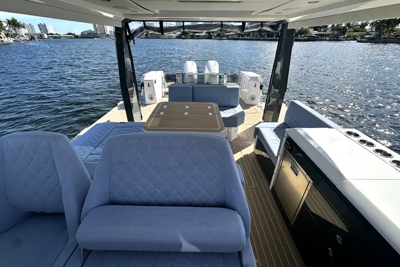 Slide: The Image of Saxdor 400 GTO 2026 - 34