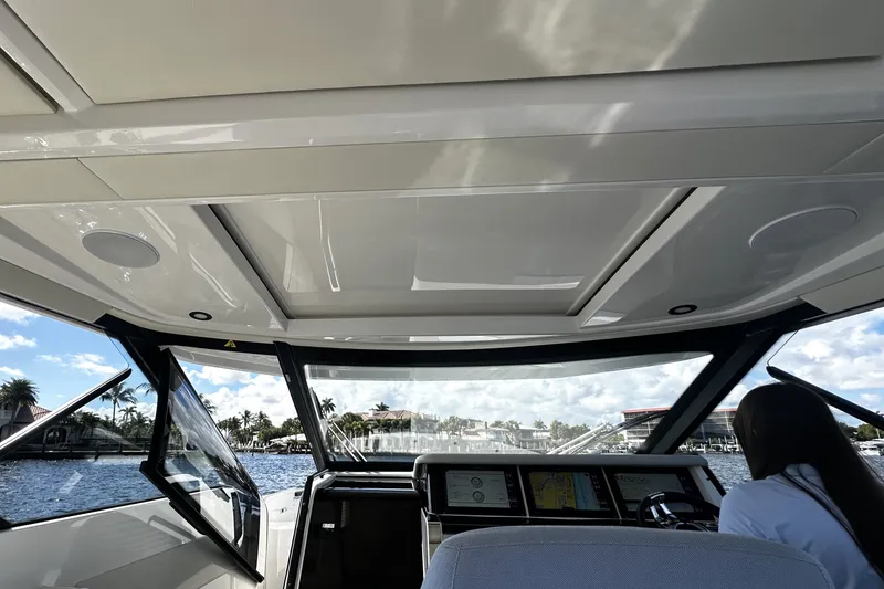 Slide: The Image of Saxdor 400 GTO 2026 - 39