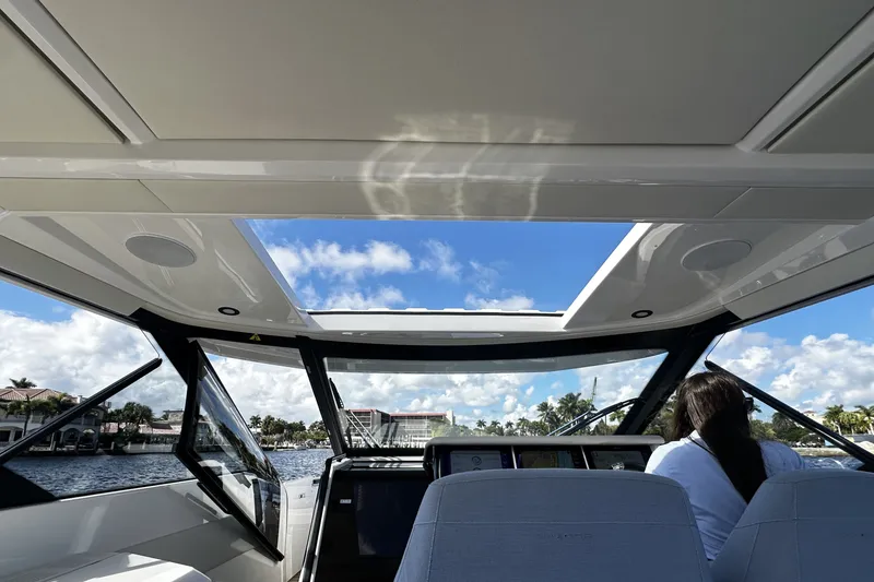 Slide: The Image of Saxdor 400 GTO 2026 - 40