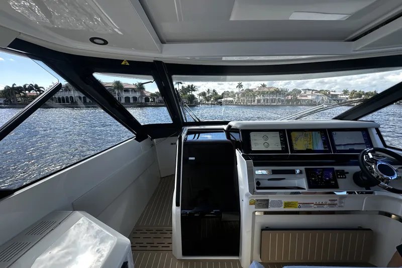 Slide: The Image of Saxdor 400 GTO 2026 - 42