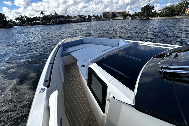 Slide: The Image of Saxdor 400 GTO 2026 - 44