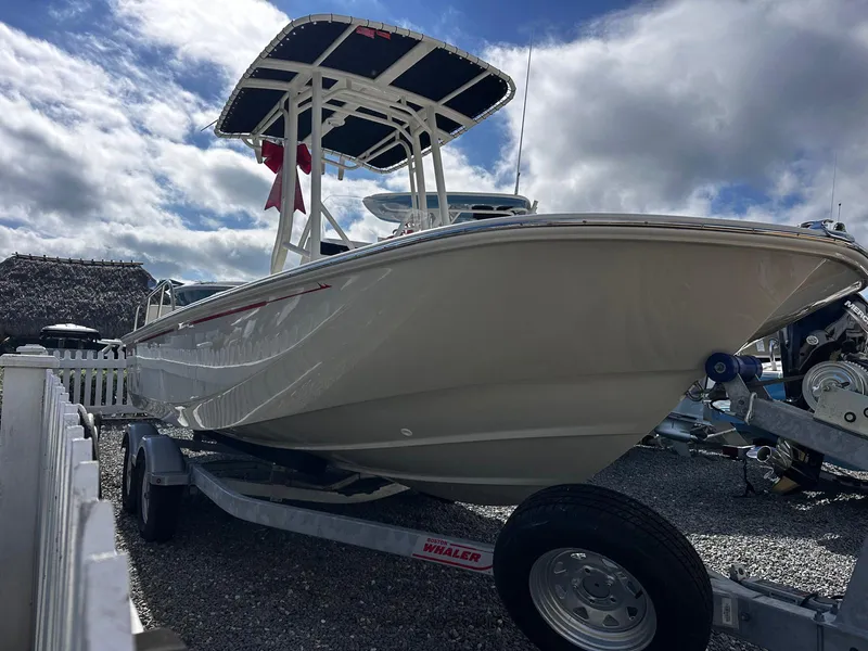 Slide: The Image of Boston Whaler 190 Montauk 2026 - 2