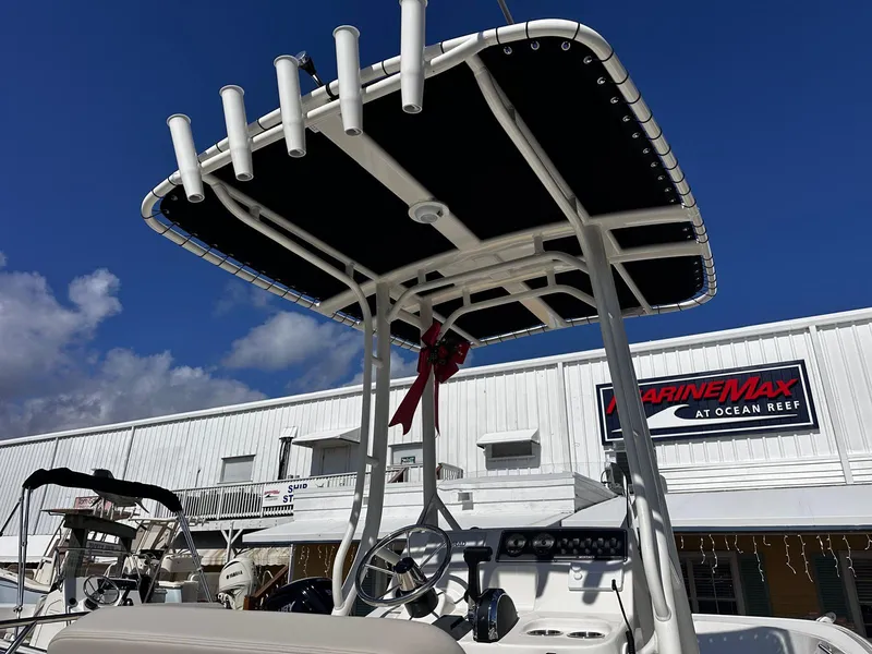 Slide: The Image of Boston Whaler 190 Montauk 2026 - 7