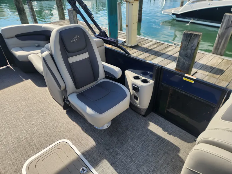 Slide: The Image of Barletta 22 CC TRITOON 2024 - 10