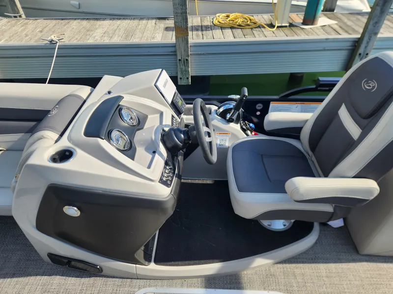 Slide: The Image of Barletta 22 CC TRITOON 2024 - 12