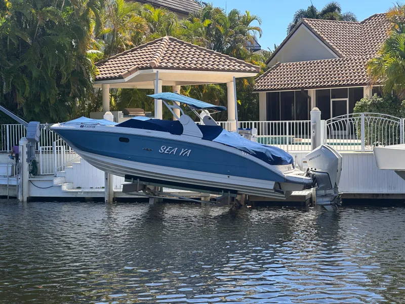 Slide: The Image of Sea Ray 290 SDX OUTBOARD 2020 - 16