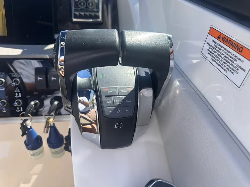 Slide: The Image of Sea Ray 290 SDX OUTBOARD 2020 - 21