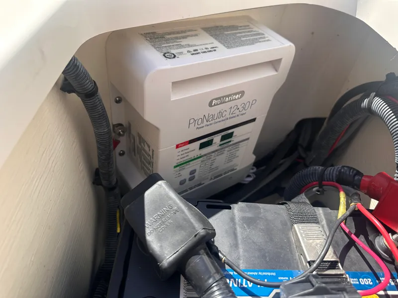 Slide: The Image of Sea Ray 290 SDX OUTBOARD 2020 - 32