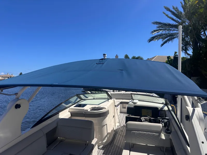 Slide: The Image of Sea Ray 290 SDX OUTBOARD 2020 - 36