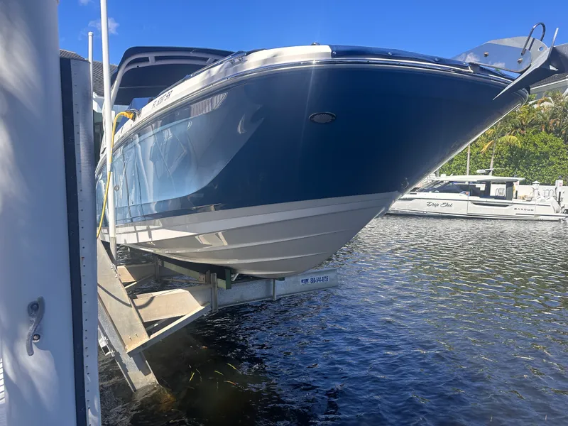 Slide: The Image of Sea Ray 290 SDX OUTBOARD 2020 - 42