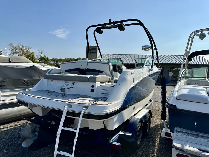 Slide: The Image of Four Winns HD3 2021 - 11