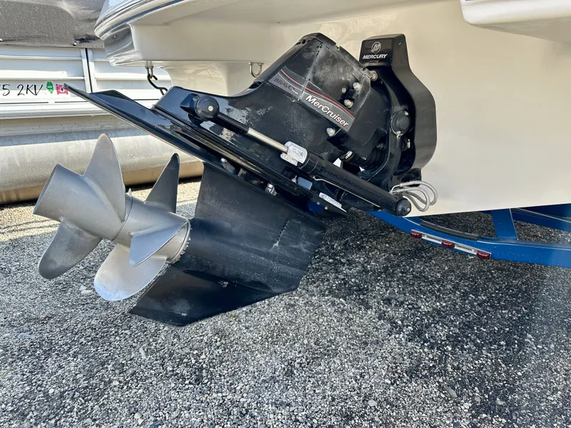 Slide: The Image of Four Winns HD3 2021 - 12