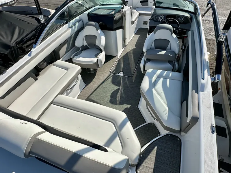 Slide: The Image of Four Winns HD3 2021 - 20