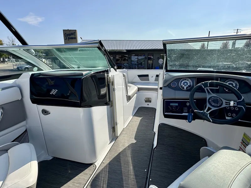 Slide: The Image of Four Winns HD3 2021 - 26