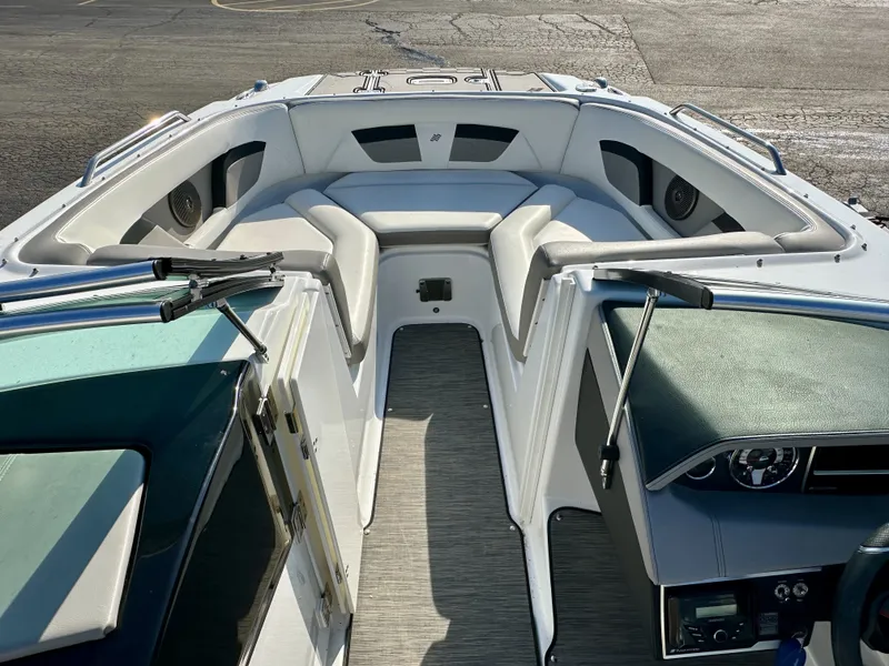 Slide: The Image of Four Winns HD3 2021 - 36