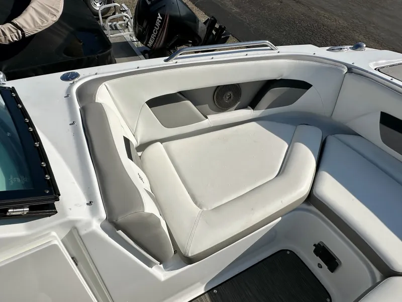 Slide: The Image of Four Winns HD3 2021 - 37