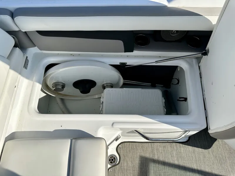 Slide: The Image of Four Winns HD3 2021 - 49