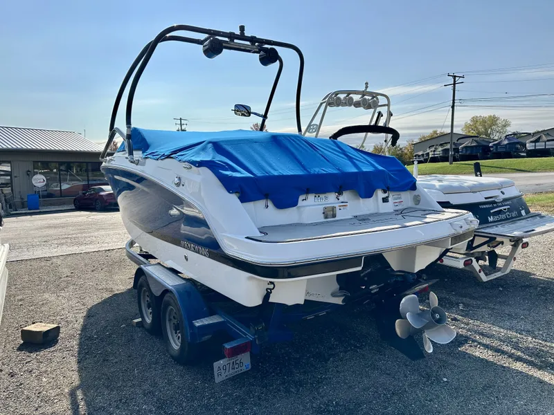 Slide: The Image of Four Winns HD3 2021 - 7