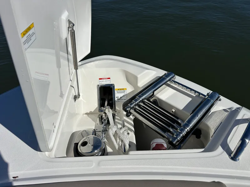 Slide: The Image of Boston Whaler 330 Vantage 2026 - 11