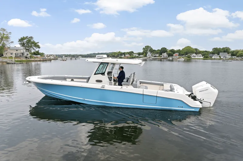 Slide: The Image of Boston Whaler 330 Outrage 2025 - 1