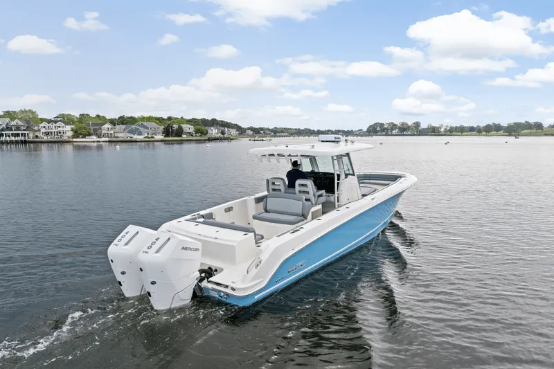 Slide: The Image of Boston Whaler 330 Outrage 2025 - 36