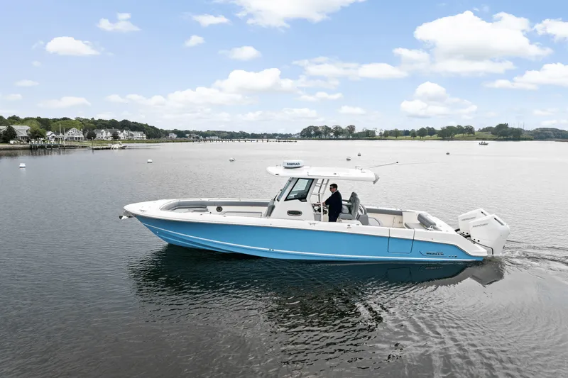 Slide: The Image of Boston Whaler 330 Outrage 2025 - 37