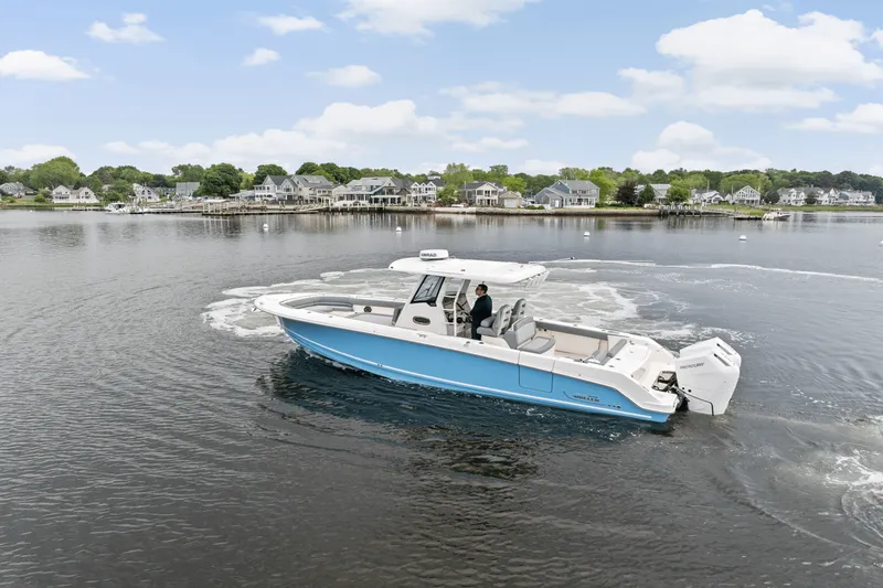 Slide: The Image of Boston Whaler 330 Outrage 2025 - 40