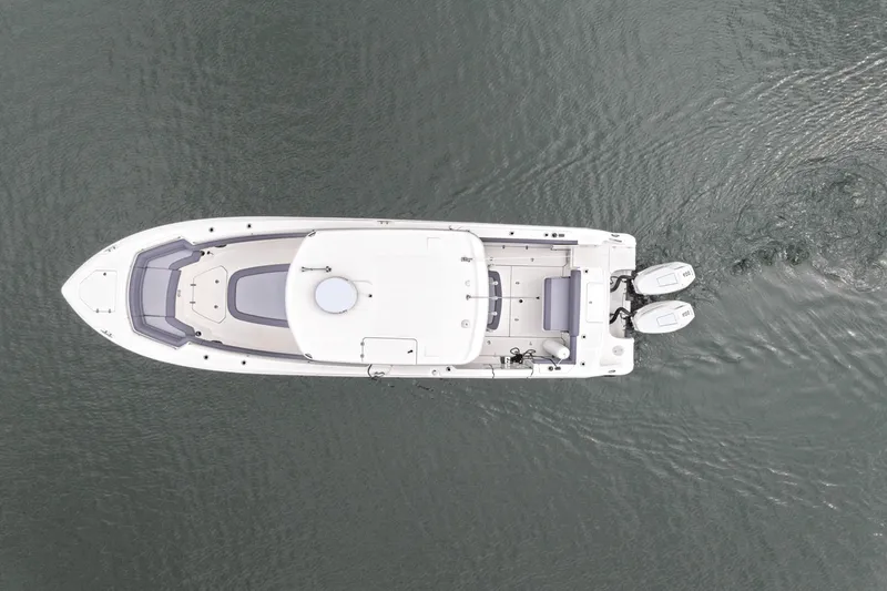 Slide: The Image of Boston Whaler 330 Outrage 2025 - 43