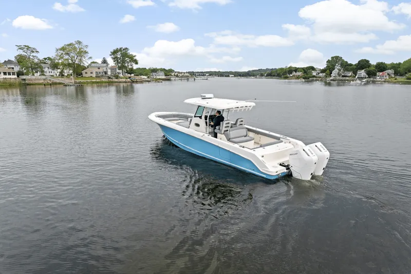 Slide: The Image of Boston Whaler 330 Outrage 2025 - 44