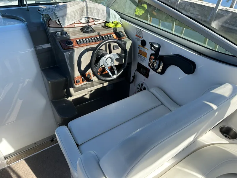 Slide: The Image of Rinker 280 EXPRESS CRUISER 2014 - 13