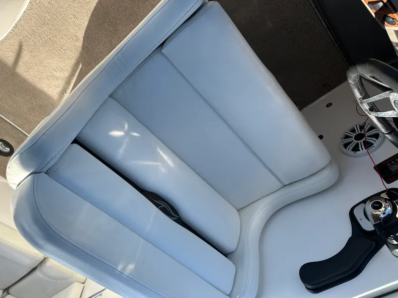 Slide: The Image of Rinker 280 EXPRESS CRUISER 2014 - 14