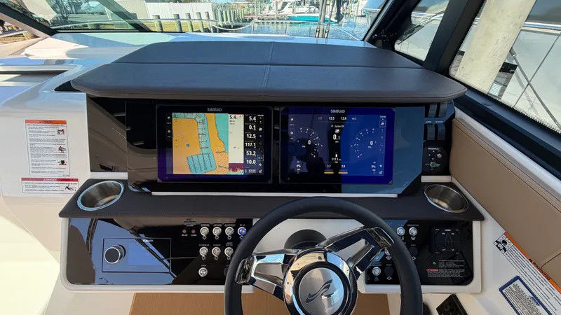 Slide: The Image of Sea Ray Sundancer 320 Outboard 2026 - 23