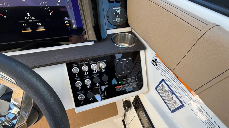 Slide: The Image of Sea Ray Sundancer 320 Outboard 2026 - 25