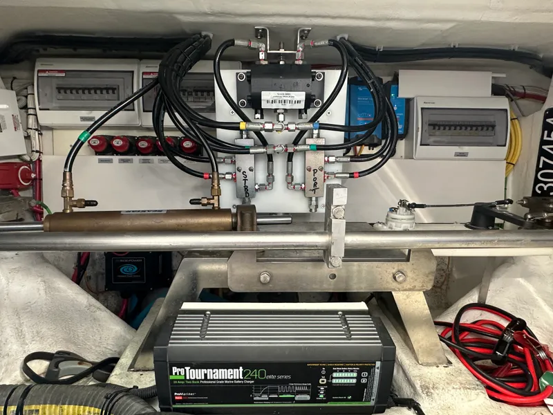 Slide: The Image of Galeon 430 HTC 2020 - 99