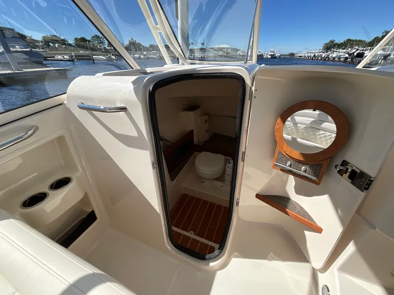 Slide: The Image of Grady-White Freedom 285 2026 - 8