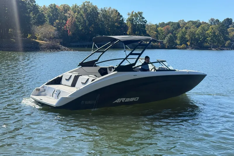 Slide: The Image of Yamaha AR250 2026 - 3