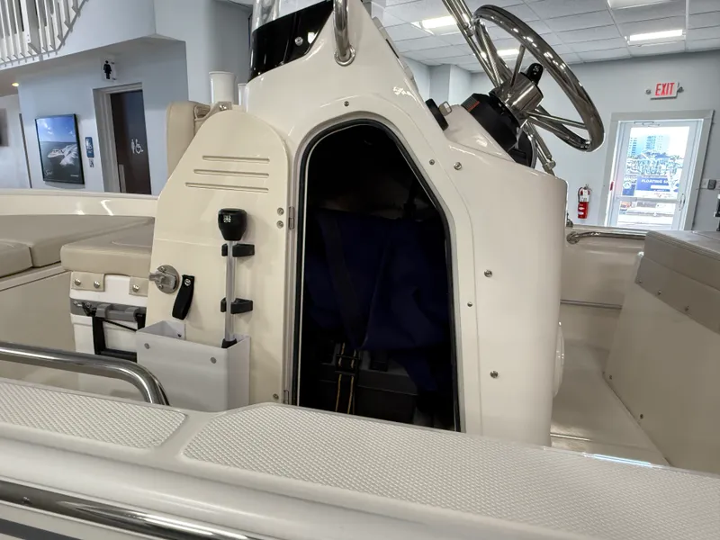Slide: The Image of Boston Whaler 150 Montauk 2026 - 8