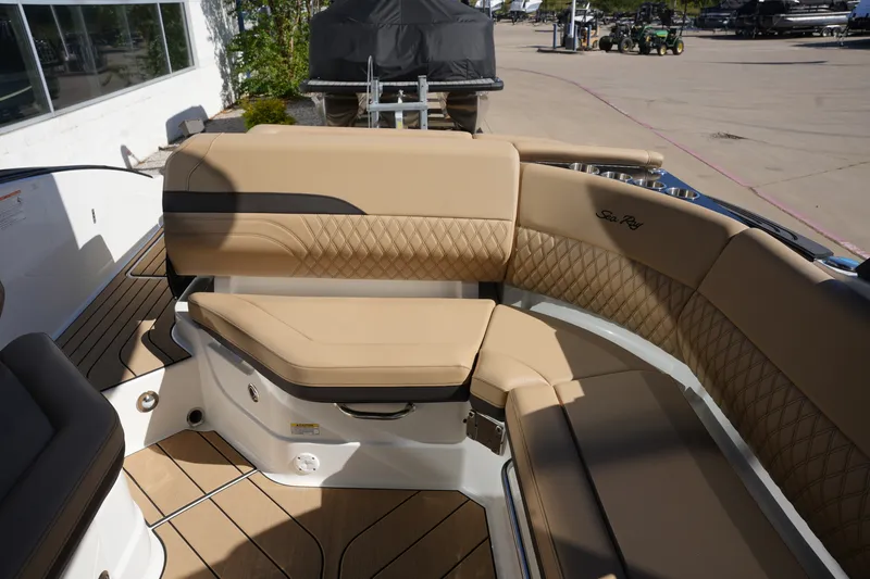 Slide: The Image of Sea Ray SLX 280 2026 - 13