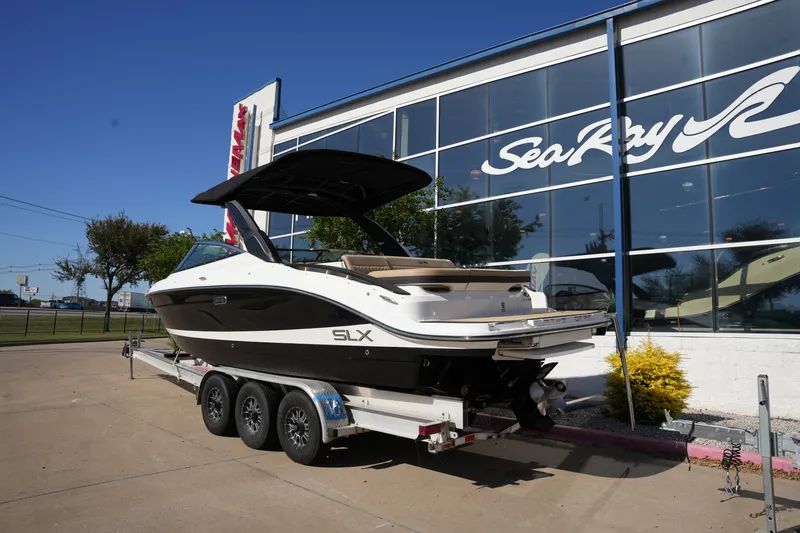 Slide: The Image of Sea Ray SLX 280 2026 - 2