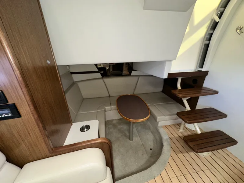 Slide: The Image of Cruisers 380 EXPRESS 2014 - 29