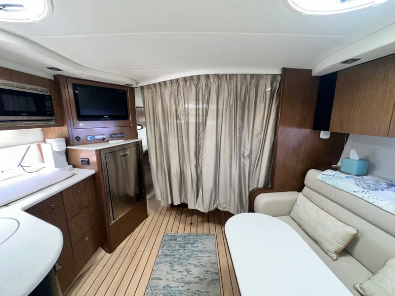 Slide: The Image of Cruisers Yachts 380 EXPRESS 2014 - 34